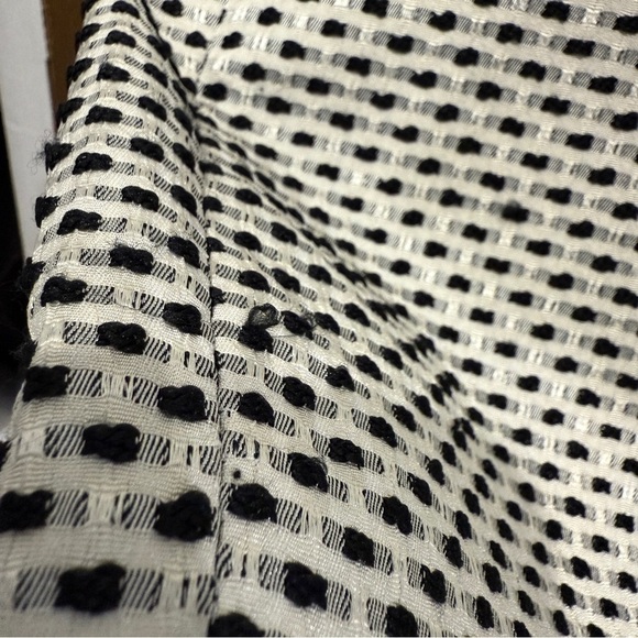 Calvin Klein Pencil Skirt with Black and White Geometric Design Size 6P - Picture 17 of 17